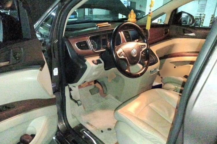 Used Buick GL8 2017 25S Luxury Version China V Standard Driver Seat