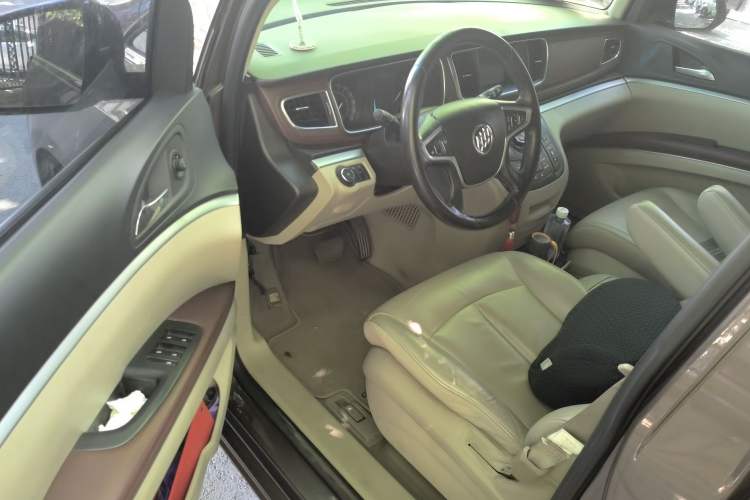 Used Buick GL8 2017 25S Luxury Version China V Standard Driver Seat