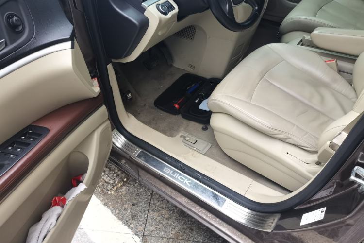Used Buick GL8 2017 25S Luxury Version China V Standard Driver Seat