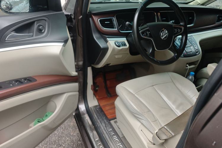 Used Buick GL8 2017 25S Luxury Version China V Standard Driver Seat