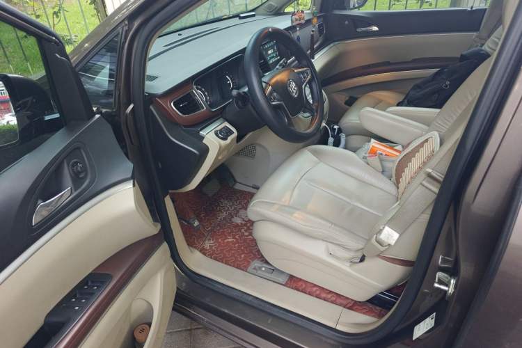 Used Buick GL8 2017 25S Luxury Version China V Standard Driver Seat
