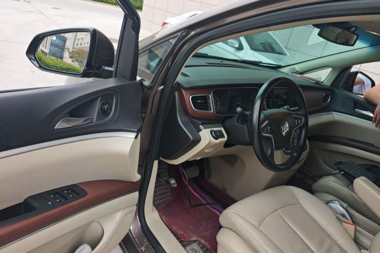 Used Buick GL8 2017 25S Luxury Version China V Standard Driver Seat