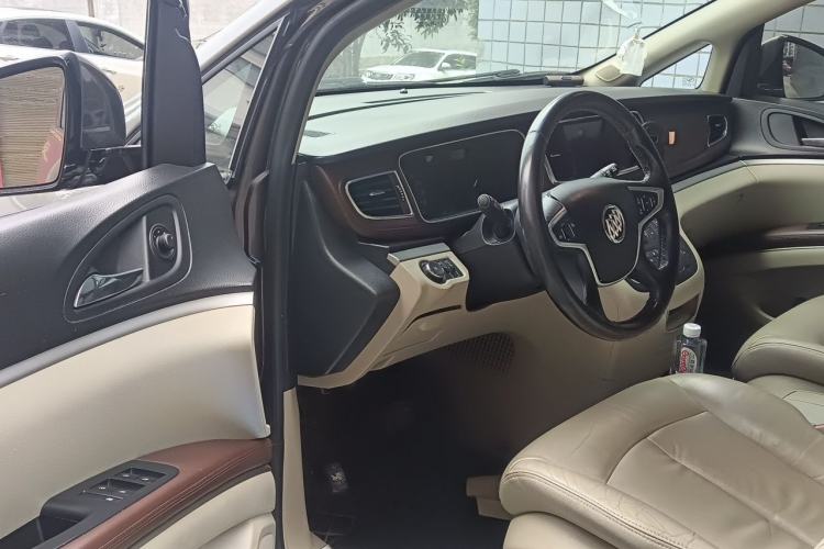 Used Buick GL8 2017 25S Luxury Version China V Standard Driver Seat
