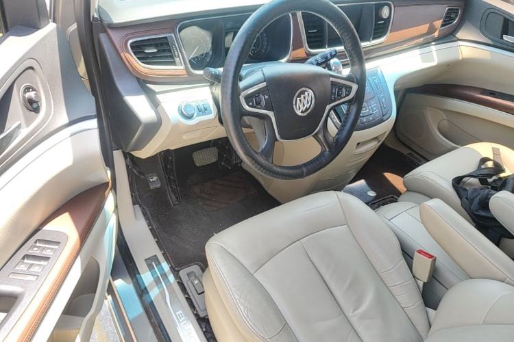 Used Buick GL8 2017 25S Luxury Version China V Standard Driver Seat