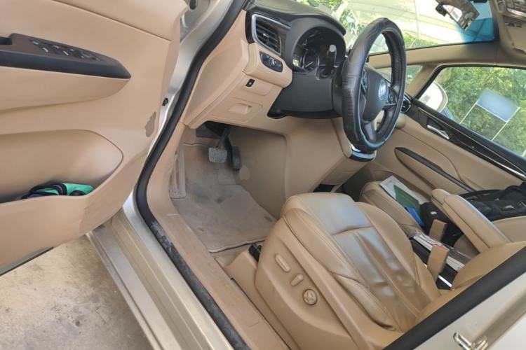 Used Buick GL8 2017 ES 28T Luxury Model China V Standard Driver Seat
