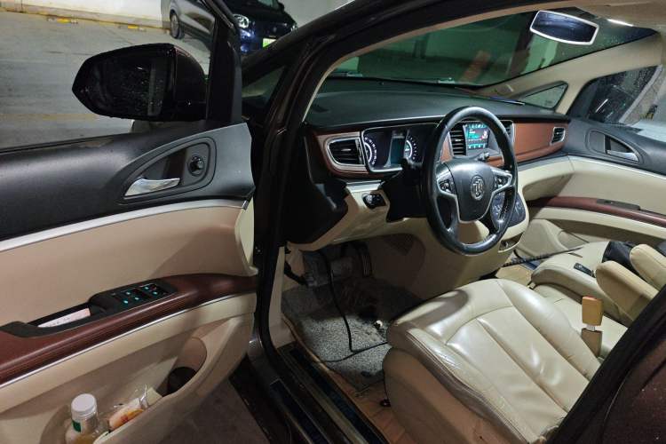 Used Buick GL8 2017 25S Luxury Version China V Standard Driver Seat