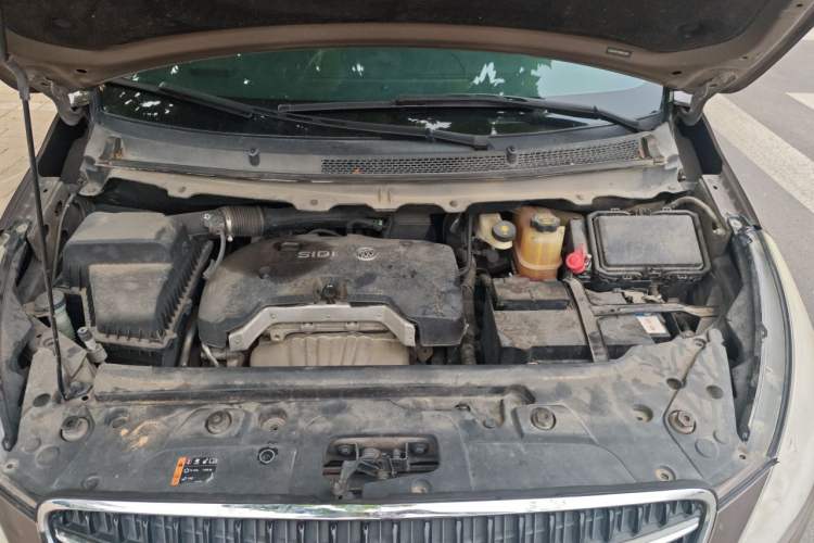 Used Buick GL8 2017 25S Luxury Version China V Standard Engine Bay