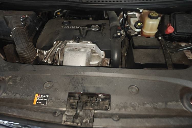 Used Buick GL8 2017 28T Avenir Avia National Emission Standard V Engine Bay