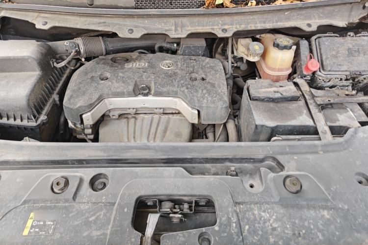 Used Buick GL8 2017 25S Luxury Version China V Standard Engine Bay