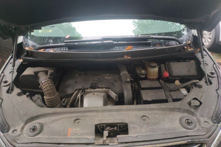 Used Buick GL8 2017 ES 28T Comfort Model China V Standard Engine Bay