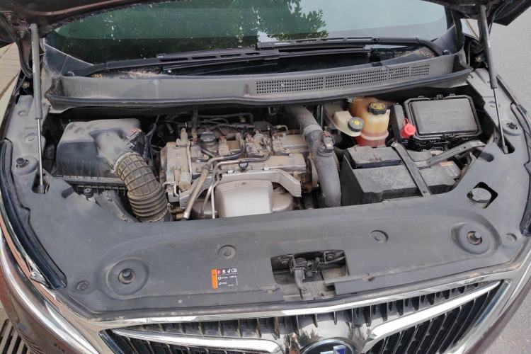 Used Buick GL8 2017 ES 28T Flagship Model China V Standard Engine Bay