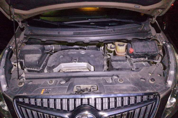 Used Buick GL8 2017 25S Luxury Version China V Standard Engine Bay