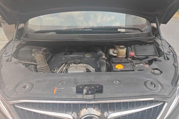 Used Buick GL8 2017 ES 28T Premium Version China V Standard Engine Bay