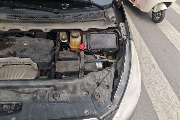 Used Buick GL8 2017 25S Luxury Version China V Standard Engine Bay Left