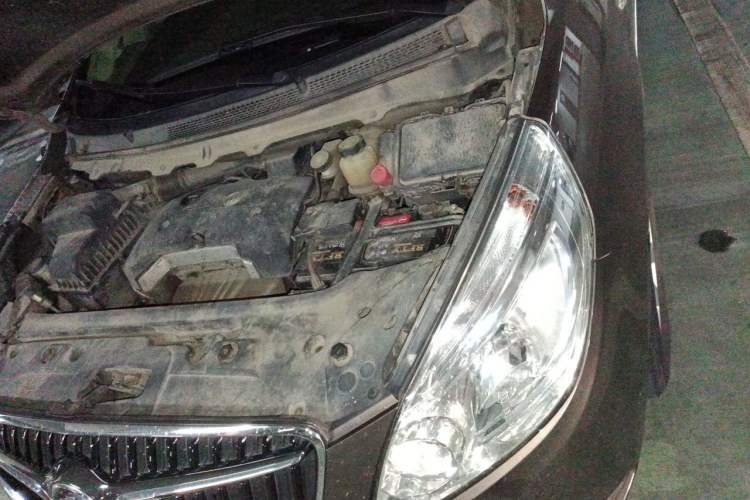Used Buick GL8 2017 25S Luxury Version China V Standard Engine Bay Left