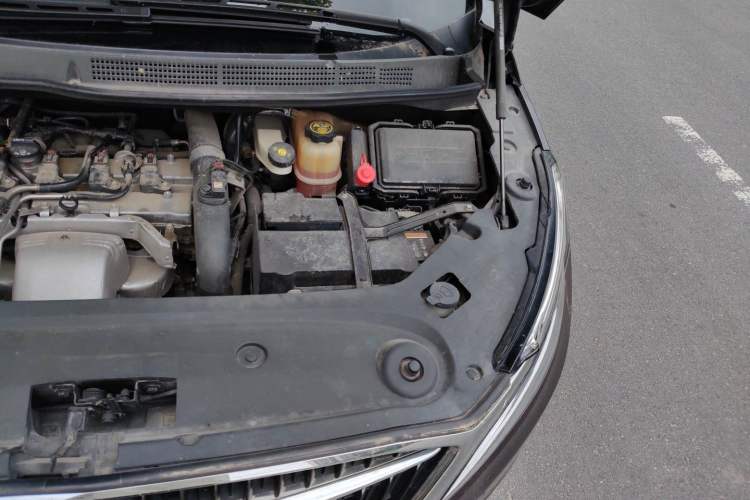 Used Buick GL8 2017 ES 28T Flagship Model China V Standard Engine Bay Left