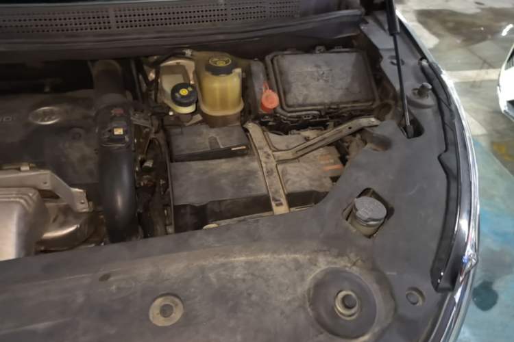 Used Buick GL8 2017 ES 28T Flagship Model China V Standard Engine Bay Left