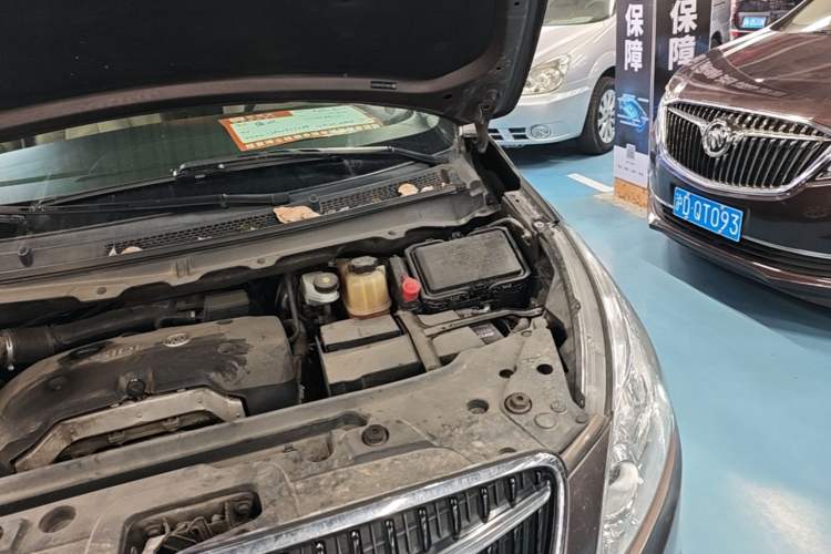 Used Buick GL8 2017 25S Luxury Version China V Standard Engine Bay Left