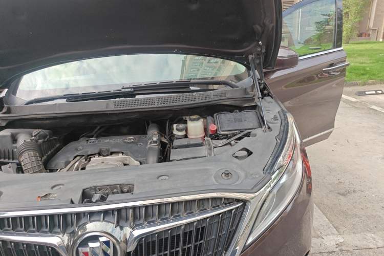 Used Buick GL8 2017 ES 28T Luxury Model China V Standard Engine Bay Left