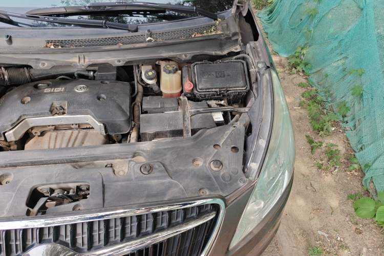 Used Buick GL8 2017 25S Luxury Version China V Standard Engine Bay Left