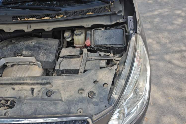 Used Buick GL8 2017 25S Prestige Version China V Standard Engine Bay Left