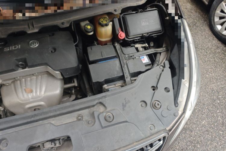 Used Buick GL8 2017 25S Luxury Version China V Standard Engine Bay Left