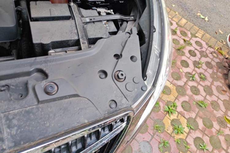 Used Buick GL8 2017 25S Prestige Version China V Standard Engine Bay Left