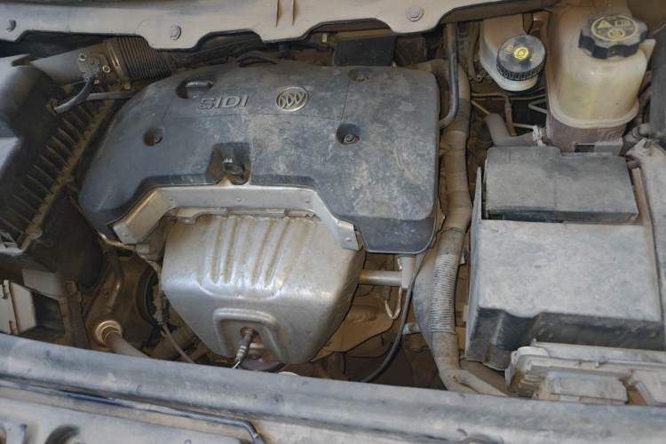 Used Buick GL8 2017 25S Luxury Version China V Standard Engine Bay Left