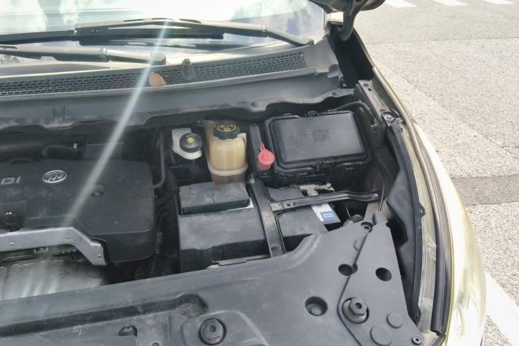 Used Buick GL8 2017 25S Prestige Version China V Standard Engine Bay Left