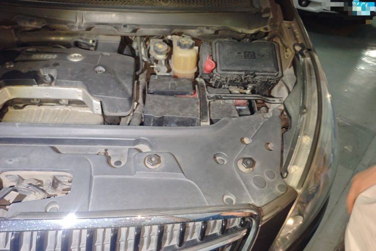 Used Buick GL8 2017 25S Luxury Version China V Standard Engine Bay Left