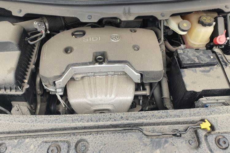 Used Buick GL8 2017 25S Luxury Version China V Standard Engine Bay