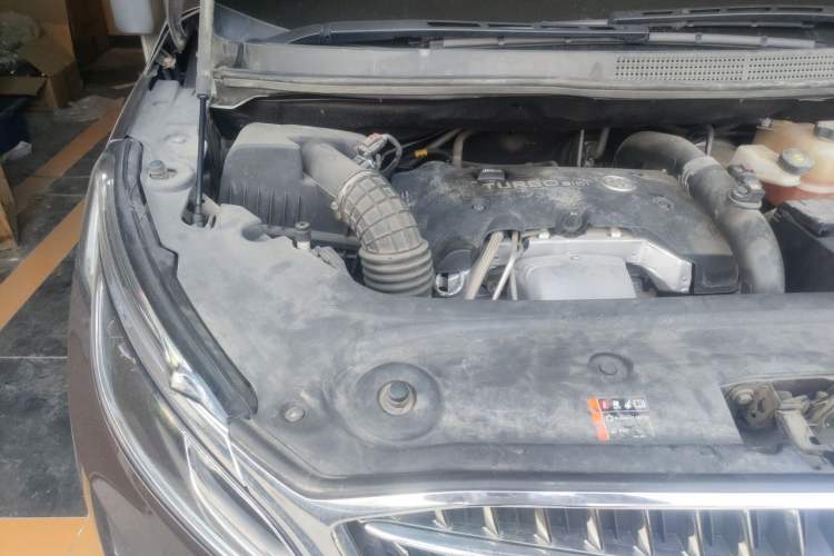 Used Buick GL8 2017 ES 28T Flagship Model China V Standard Engine Bay Right