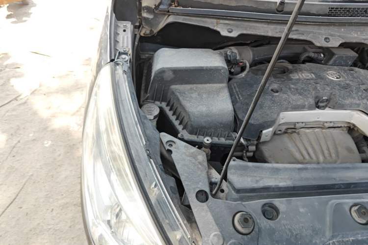 Used Buick GL8 2017 25S Luxury Version China V Standard Engine Bay Right