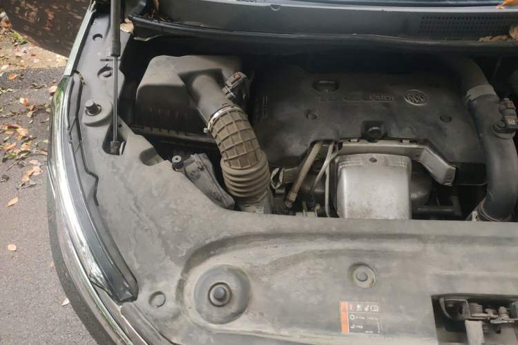 Used Buick GL8 2017 ES 28T Comfort Model China V Standard Engine Bay Right