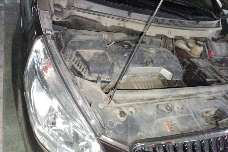 Used Buick GL8 2017 25S Luxury Version China V Standard Engine Bay Right