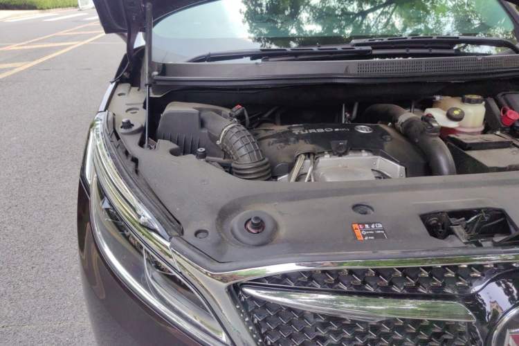Used Buick GL8 2017 28T Avenir Avia National Emission Standard V Engine Bay Right