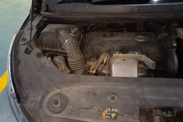 Used Buick GL8 2017 ES 28T Flagship Model China V Standard Engine Bay Right