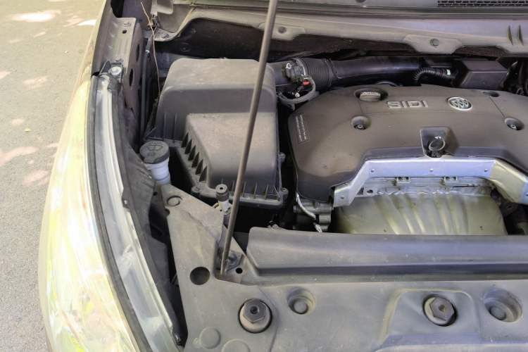 Used Buick GL8 2017 25S Luxury Version China V Standard Engine Bay Right