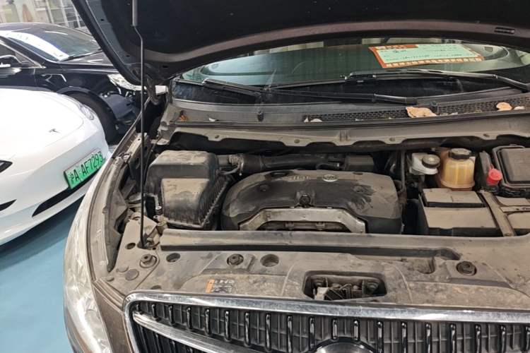 Used Buick GL8 2017 25S Luxury Version China V Standard Engine Bay Right