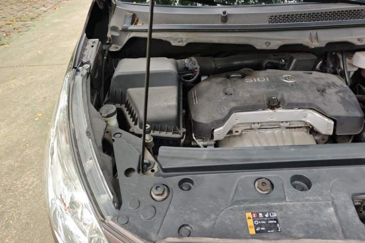 Used Buick GL8 2017 25S Comfort Version China V Standard Engine Bay Right
