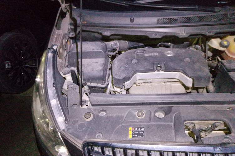 Used Buick GL8 2017 25S Luxury Version China V Standard Engine Bay Right