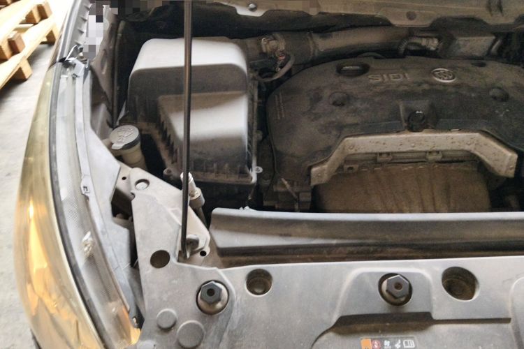Used Buick GL8 2017 25S Comfort Version China V Standard Engine Bay Right