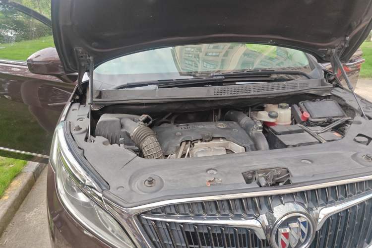 Used Buick GL8 2017 ES 28T Luxury Model China V Standard Engine Bay Right