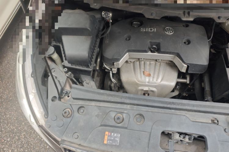 Used Buick GL8 2017 25S Luxury Version China V Standard Engine Bay Right