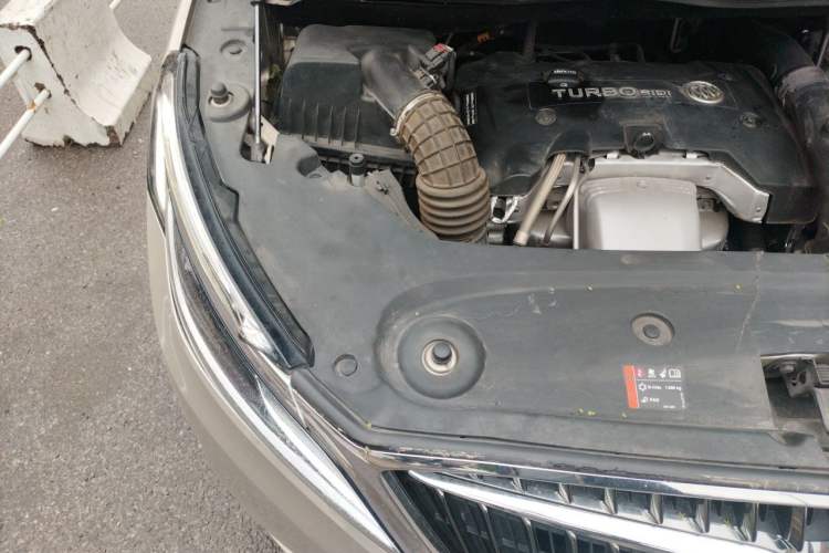 Used Buick GL8 2017 ES 28T Luxury Model China V Standard Engine Bay Right