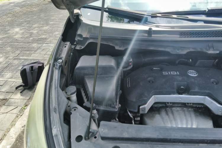 Used Buick GL8 2017 25S Prestige Version China V Standard Engine Bay Right