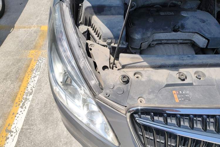 Used Buick GL8 2017 25S Luxury Version China V Standard Engine Bay Right