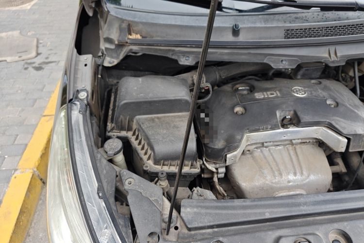 Used Buick GL8 2017 25S Comfort Version China V Standard Engine Bay Right