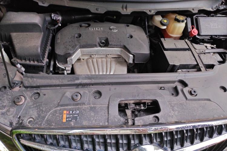 Used Buick GL8 2017 25S Prestige Version China V Standard Engine Bay