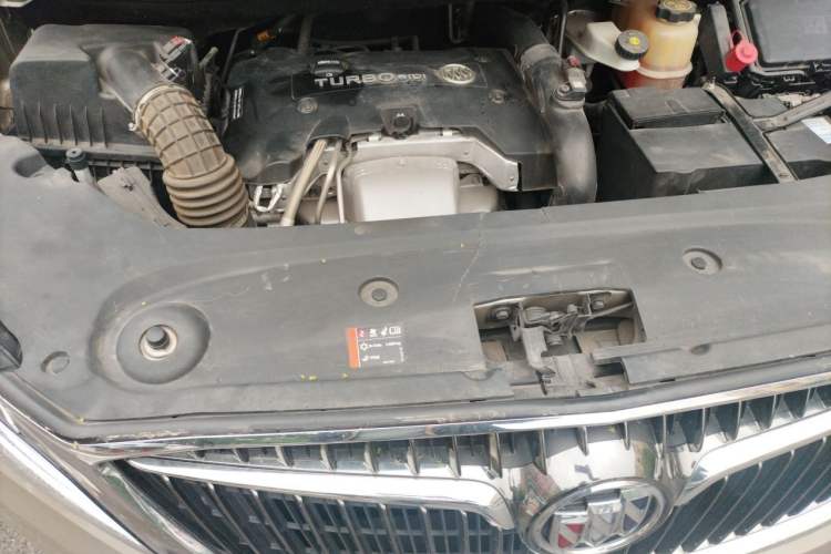 Used Buick GL8 2017 ES 28T Luxury Model China V Standard Engine Bay